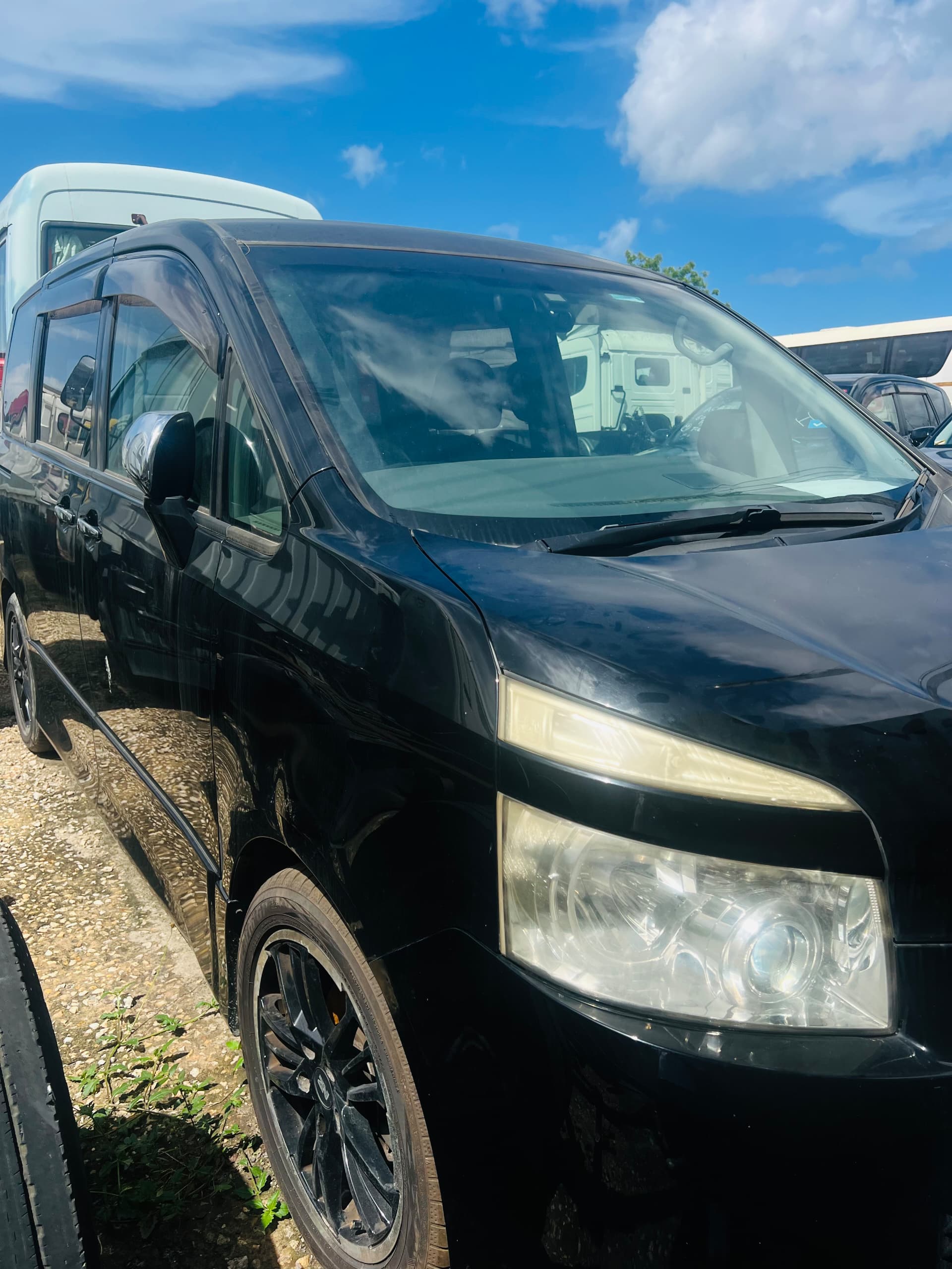 TOYOTA TOYOTA VOXY - Image 2