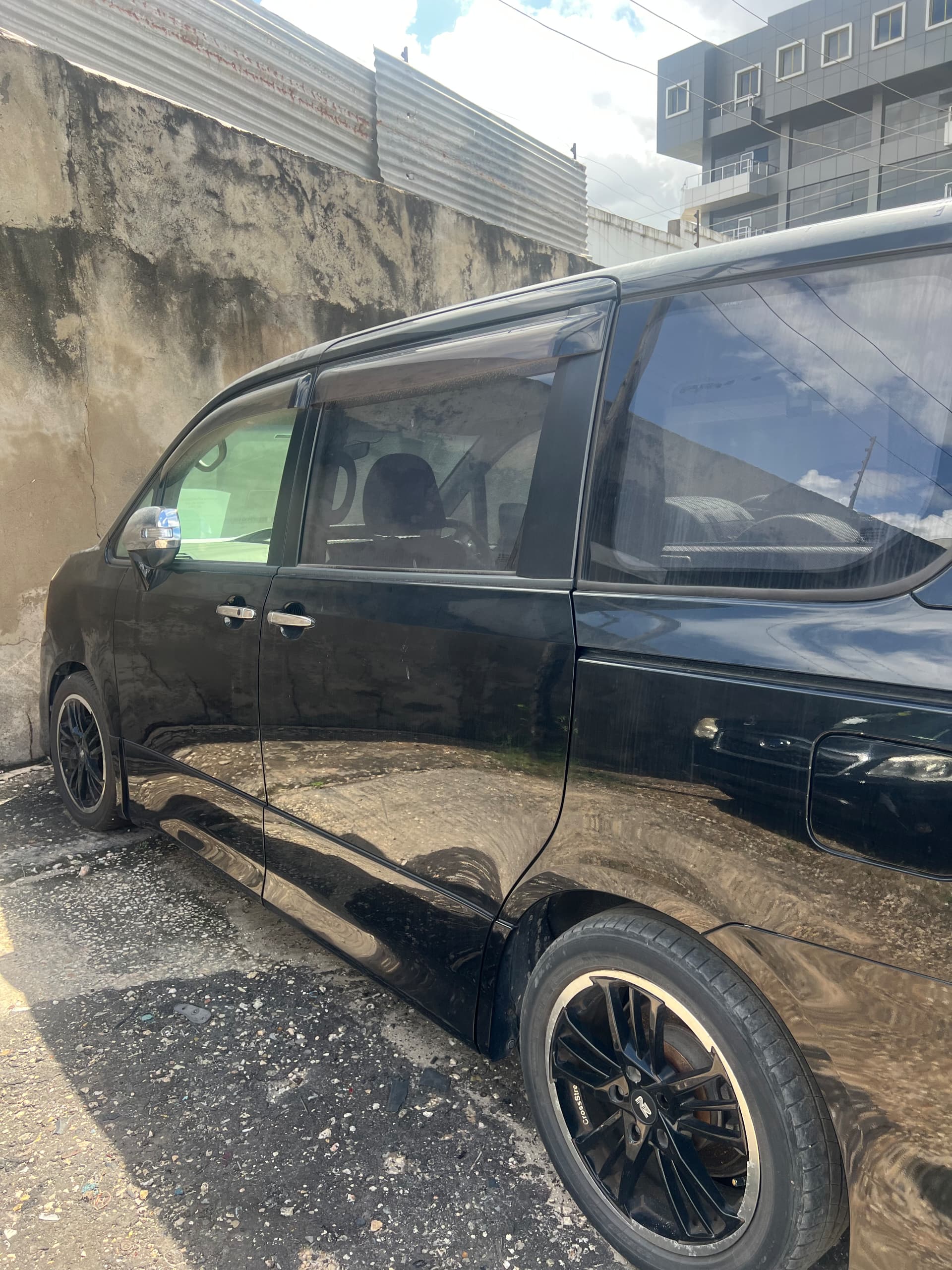TOYOTA TOYOTA VOXY - Image 6