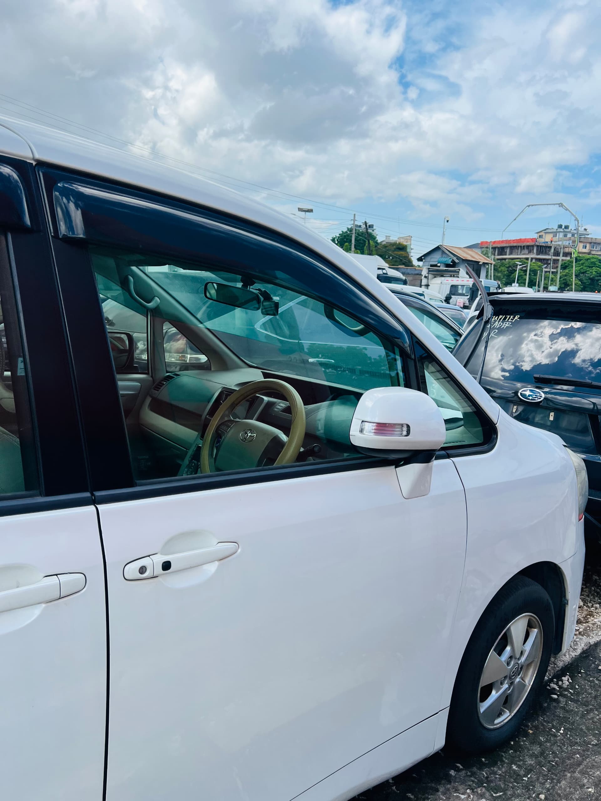 TOYOTA TOYOTA NOAH 70 SERIES - Image 2