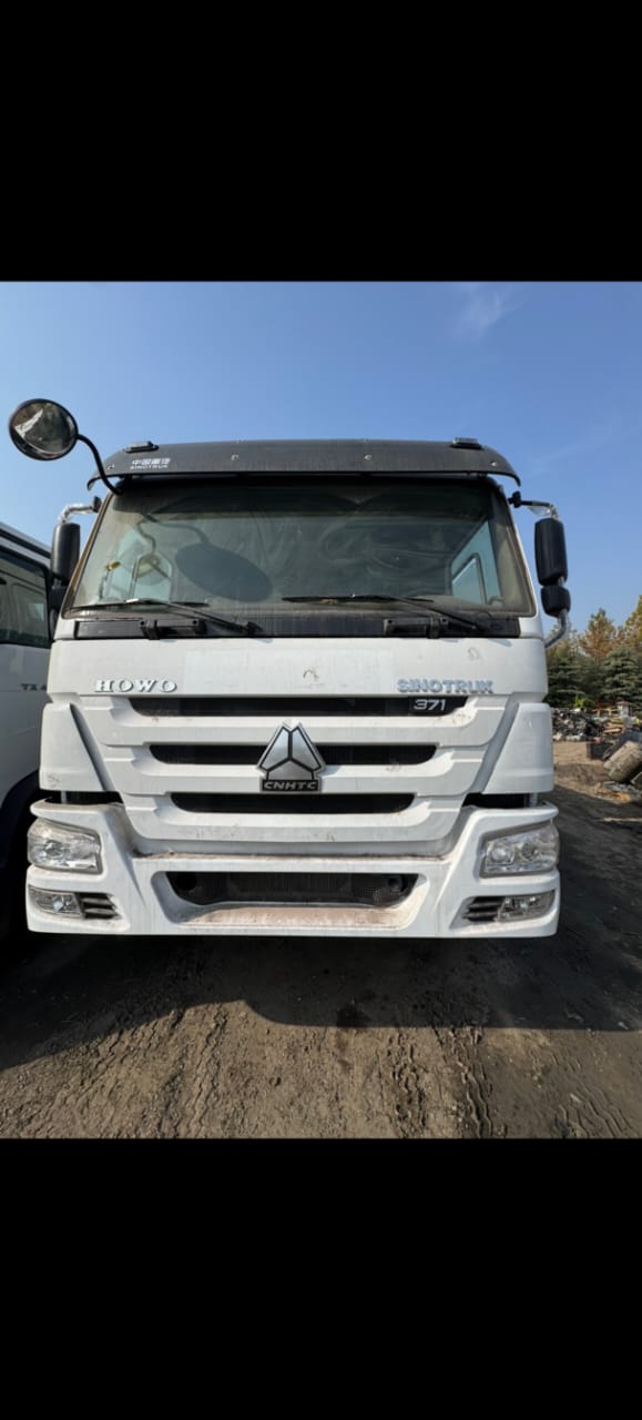 SINO TRUCK HOWO - Image 2