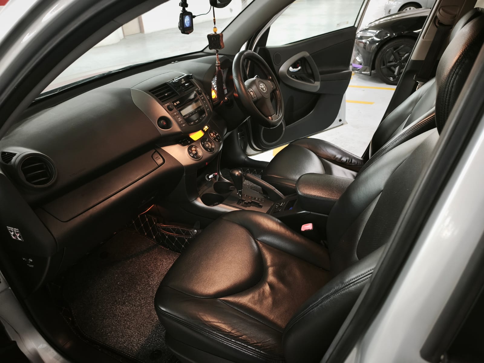 TOYOTA RAV 4 - Image 4
