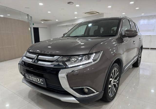MITSUBISHI OUTLENDER - Image 1