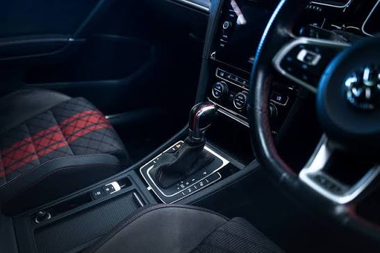 volkswagen GOLF GTI - Image 2